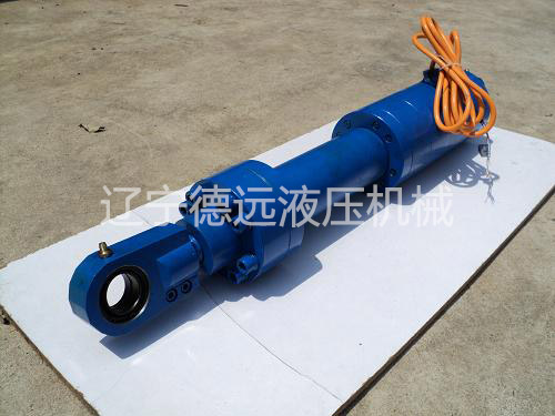 CD内置位移傳(chuan)感器液壓缸(gāng)