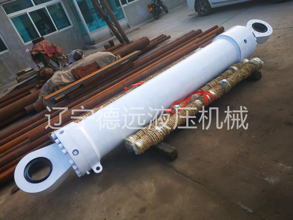 CD350系列重型液(ye)壓缸，行程5米(mǐ)