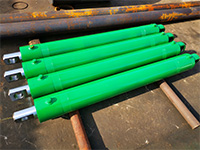 尾部(bu)自動調心液(yè)壓缸D160-100-1500