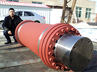 旋壓機主(zhǔ)油缸D500-450-1000